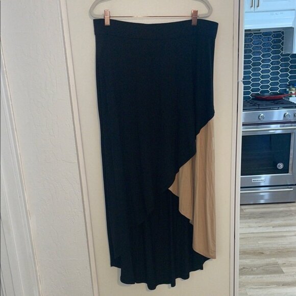 Dresses & Skirts - Lane Bryant Beige/Black Midi Asymmetrical  Pull On Flowy Skirt | 14/16